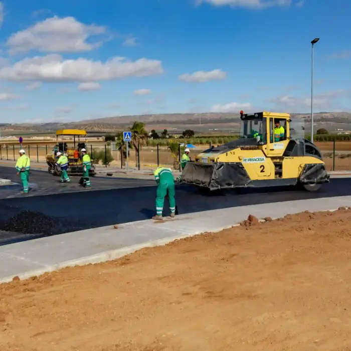 Maquinaria de Compactación en el Puerto Seco