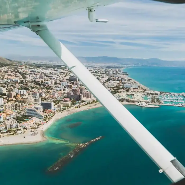 fotografia aerea de la costa de Málaga desde avioneta