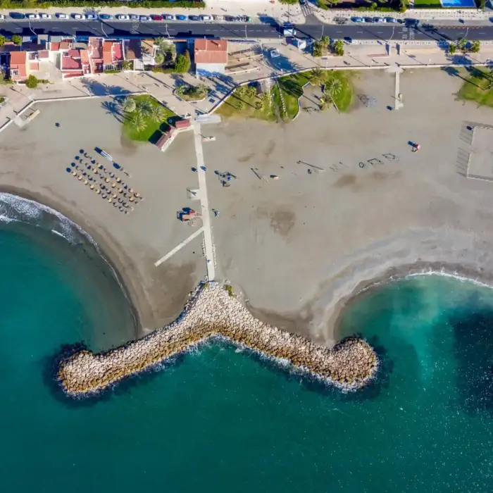 fotografia tomada por dron de Espigón en las Playas de Málaga