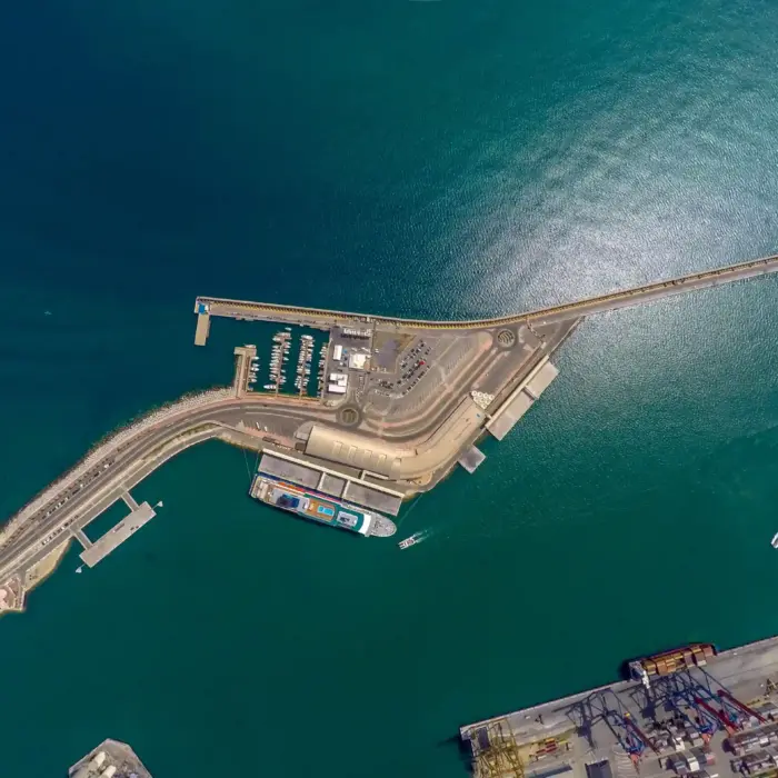 vistas aéreas del muelle en el Puerto de Málaga