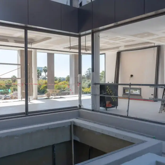 casa moderna y carpintería de aluminio Puerto Banús